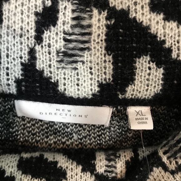 New Directions NWT black and white animal print sweater XL - Picture 4 of 5